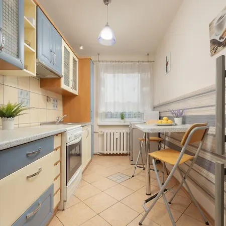 With Balcony For 2 People In By Renters *