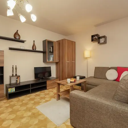 Apartman With Balcony For 2 People In By Renters *