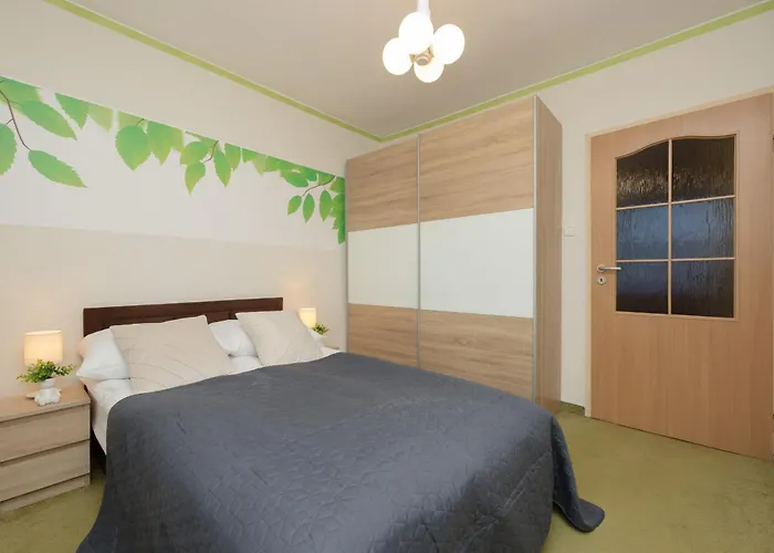 With Balcony For 2 People In By Renters 아파트 *