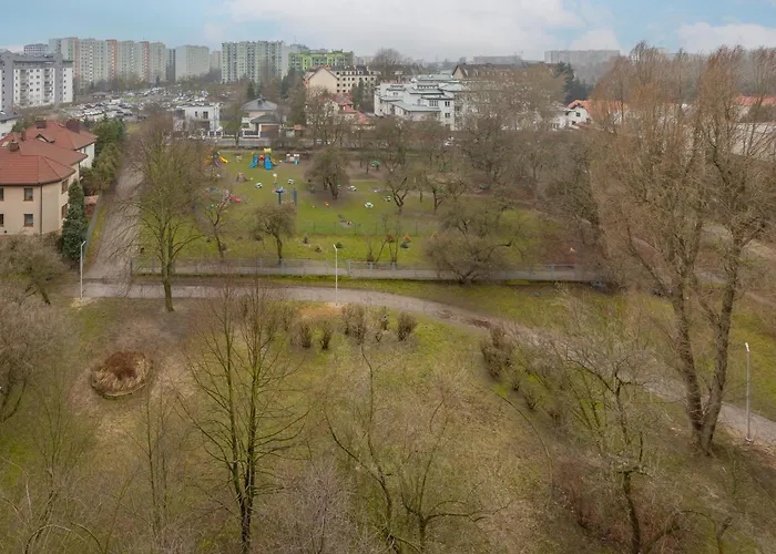 With Balcony For 2 People In By Renters 아파트 *