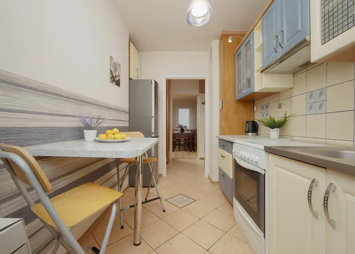 With Balcony For 2 People In By Renters 아파트 바르샤바