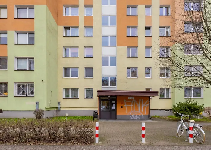 아파트 With Balcony For 2 People In By Renters