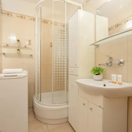 Daire With Balcony For 2 People In By Renters