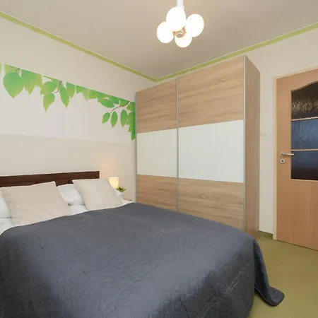 With Balcony For 2 People In By Renters Apartment *